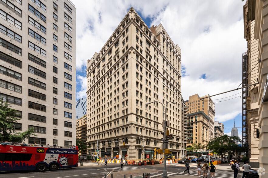 100-104 5th Ave, New York, NY for rent - Primary Photo - Image 1 of 17