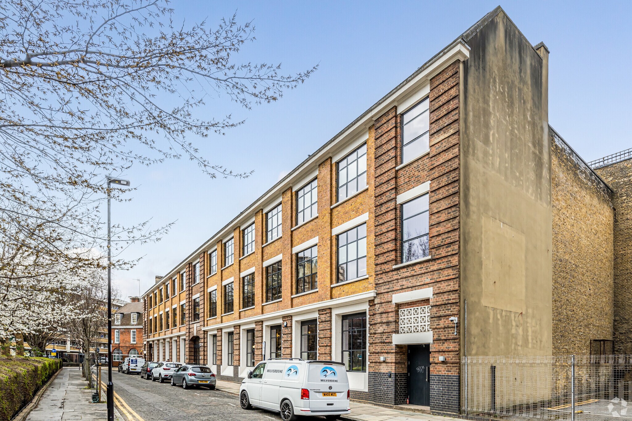 18-29 Mora St, London for sale Primary Photo- Image 1 of 1