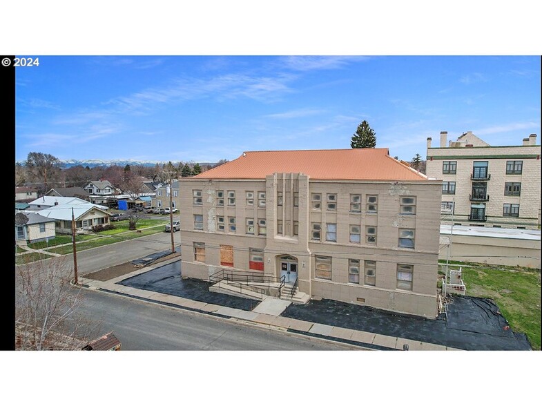 2330 5th St, Baker City, OR for sale - Primary Photo - Image 1 of 41