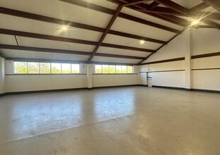 25 Knowl Piece, Hitchin to rent Interior Photo- Image 2 of 4