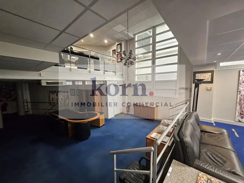 Office in Suresnes to rent - Interior Photo - Image 2 of 9