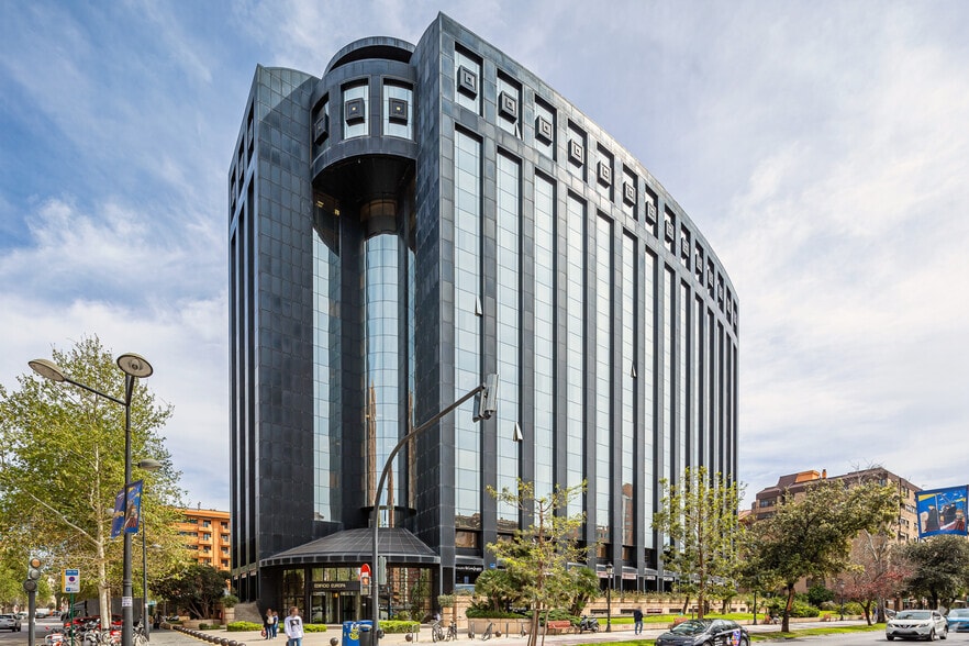 Avenida de Aragón, 30, València, Valencia to rent - Primary Photo - Image 1 of 2