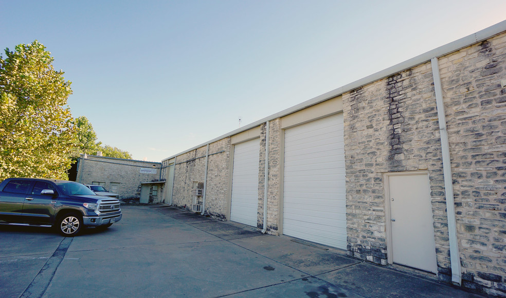 1406 Three Points Rd, Pflugerville, TX for rent - Building Photo - Image 1 of 5