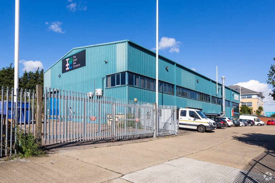 855 London Rd, Grays for sale - Primary Photo - Image 1 of 1