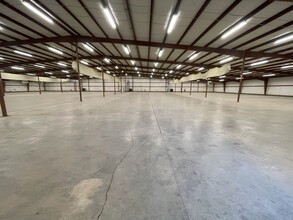 1014 Industrial Park Dr, Clinton, MS for rent Interior Photo- Image 1 of 4