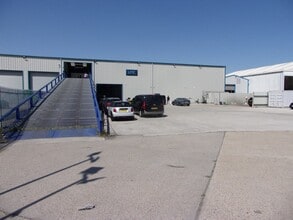 5B Oliver Rd, Grays to rent Building Photo- Image 2 of 4
