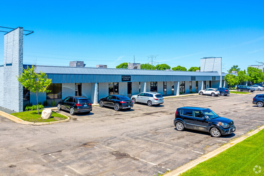 13801-13855 Industrial Park Blvd, Minneapolis, MN for rent - Building Photo - Image 1 of 2