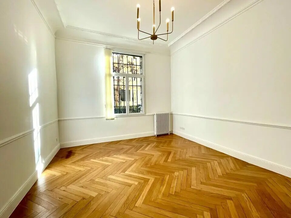 Location Bureaux 104 m² - Photo 1