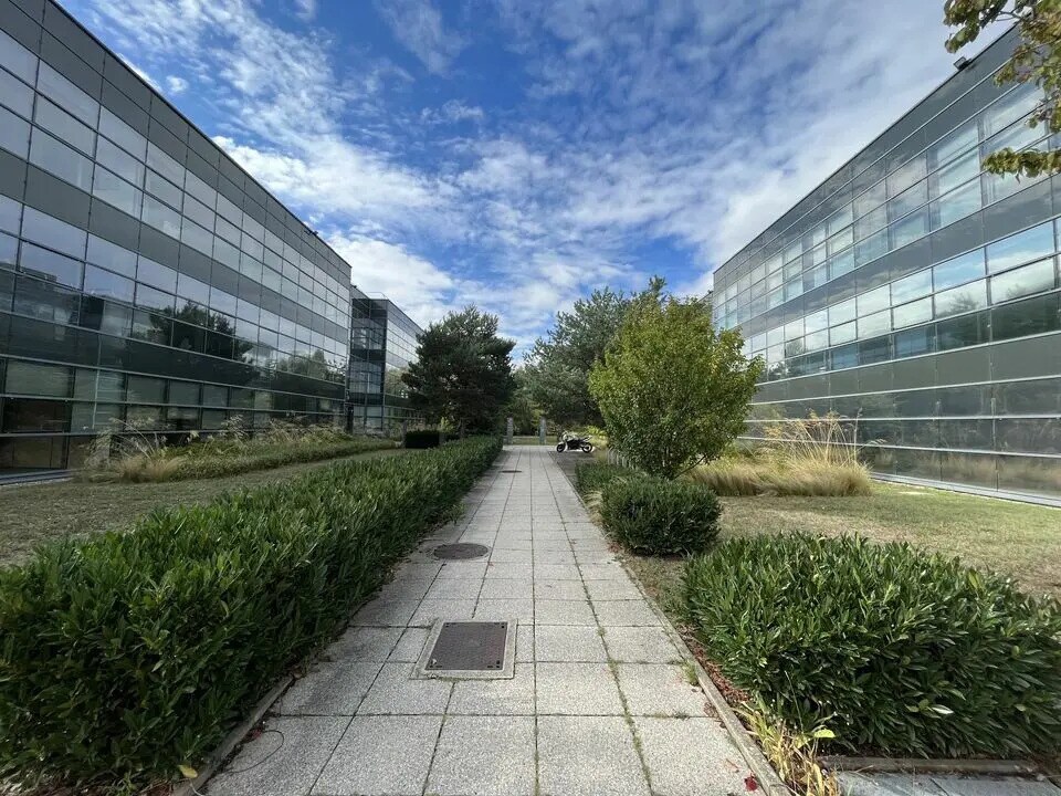 Office in Saint-Priest to rent Building Photo- Image 1 of 18