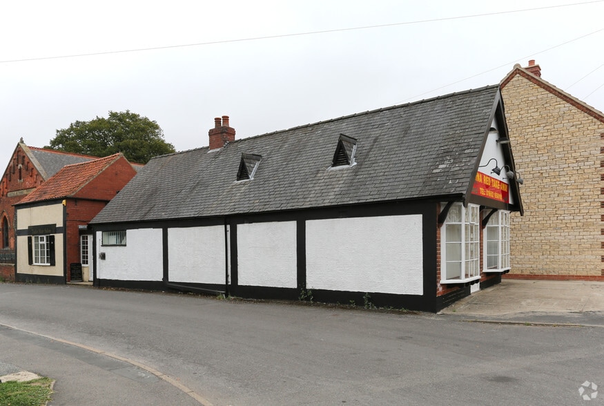 1 West St, Brigg to rent - Building Photo - Image 2 of 3