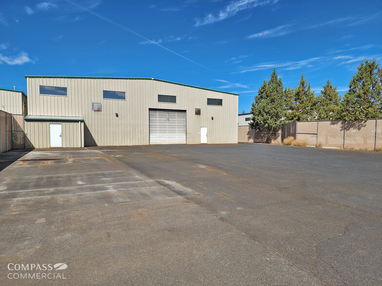 63360 Powell Butte Hwy, Bend, OR for rent - Building Photo - Image 2 of 10