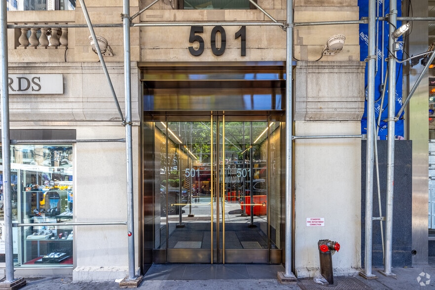 501 Fifth Ave, New York, NY to rent - Building Photo - Image 3 of 4