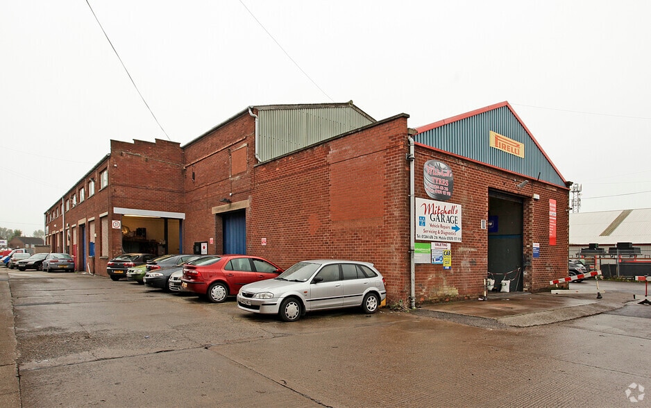 River Ln, Chester to rent - Building Photo - Image 2 of 3