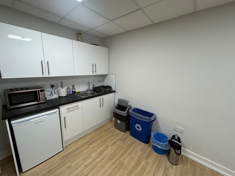 46 Castle St, Aberdeen to rent - Building Photo - Image 3 of 3