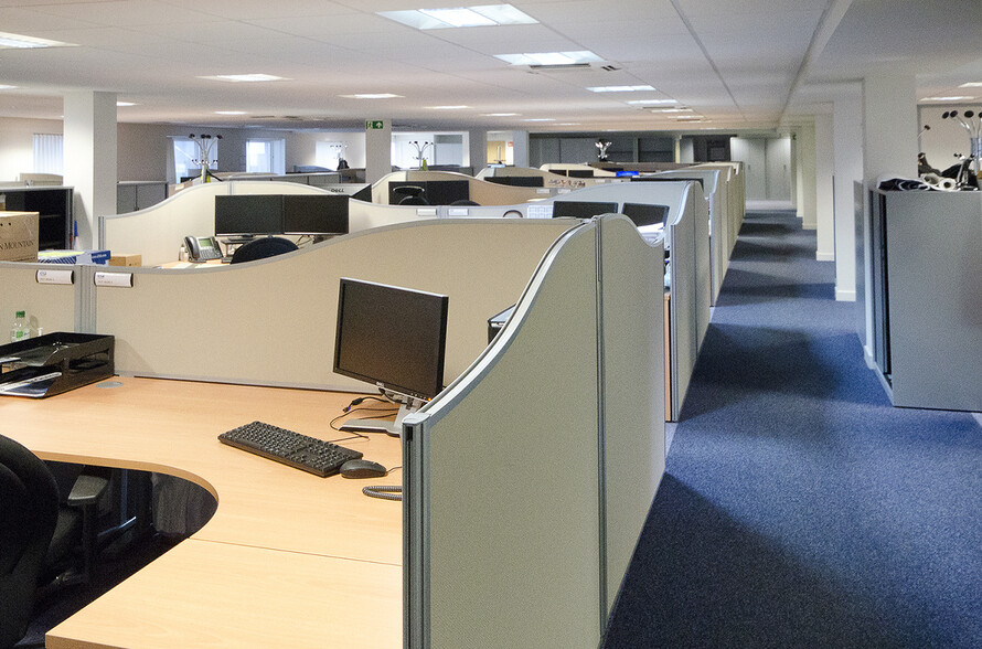 North Esplanade W, Aberdeen to rent - Building Photo - Image 2 of 4