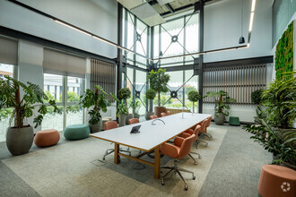 Keele University Science and Innovation Park, Newcastle Under Lyme for rent Interior Photo- Image 2 of 9