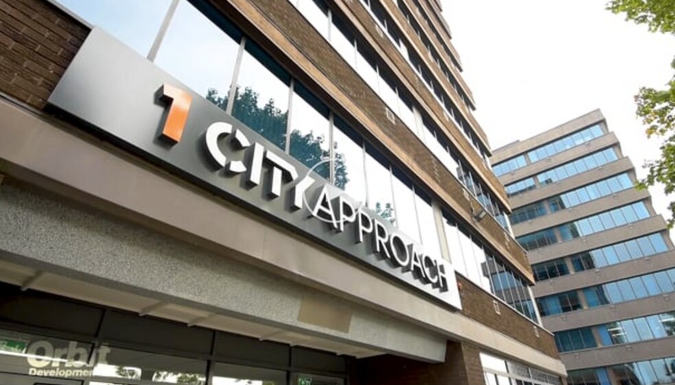 Albert St, Manchester to rent - Building Photo - Image 1 of 2