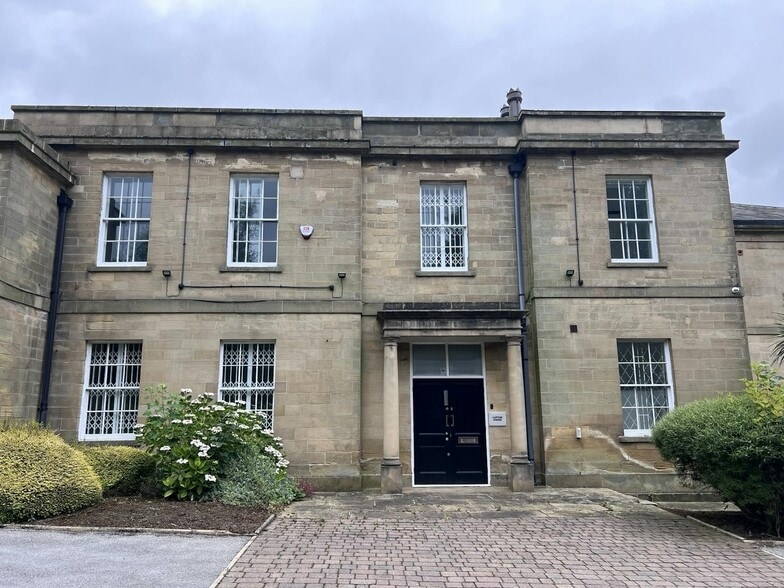 Elmete Ln, Leeds to rent - Building Photo - Image 3 of 3