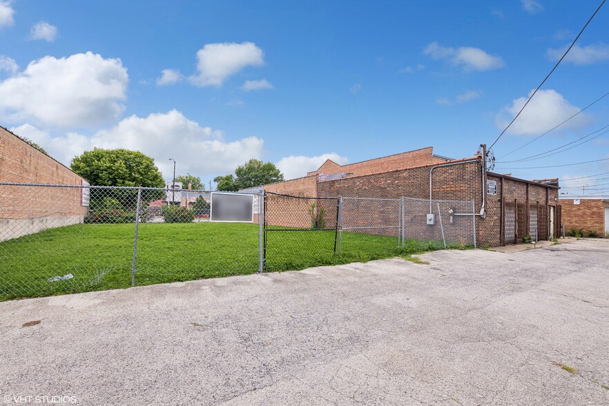 10638 S Western Ave, Chicago, IL for sale - Building Photo - Image 2 of 10