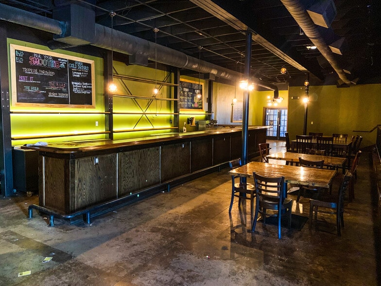 222 W Hickory St, Denton, TX for sale - Interior Photo - Image 2 of 2