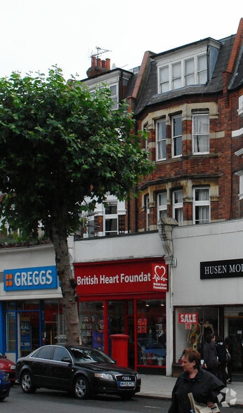718 High Rd, London to rent - Primary Photo - Image 1 of 1