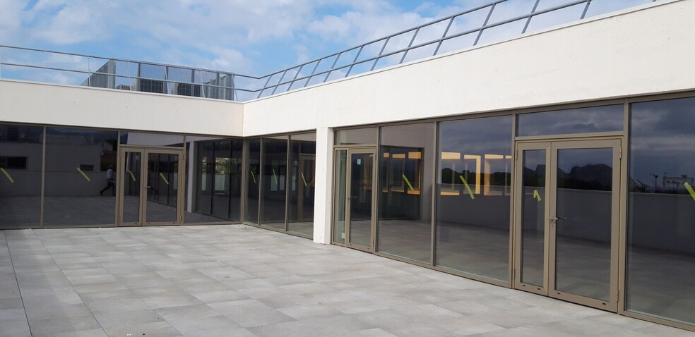 756 Avenue Emile Bodin, La Ciotat to rent - Building Photo - Image 2 of 6