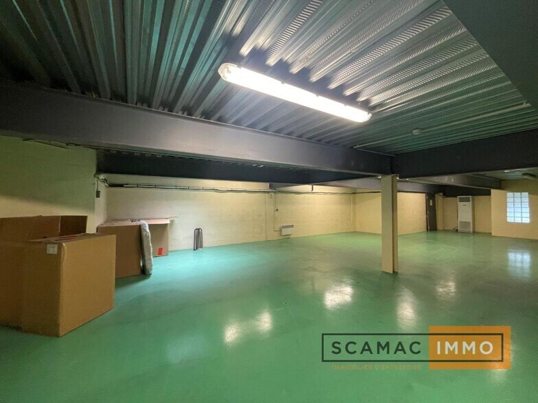 Industrial in Boissy-Saint-Léger to rent - Interior Photo - Image 1 of 6
