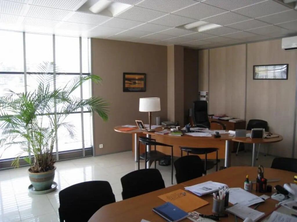 Location Entrepôt 500 m² - Photo 1