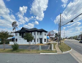 8028 Cantrell Rd, Little Rock, AR for rent Building Photo- Image 1 of 2