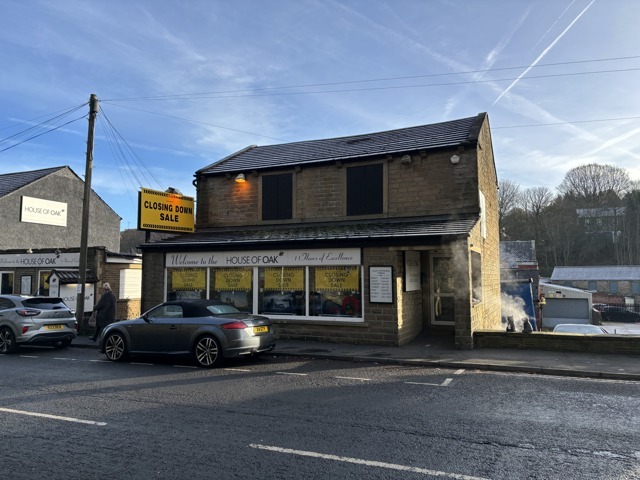 193-195 Wakefield Rd, Huddersfield for rent - Primary Photo - Image 1 of 3