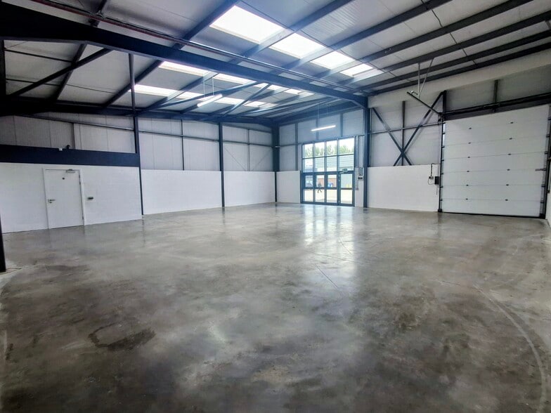 6 Barons Ct, Grangemouth to rent - Building Photo - Image 2 of 3