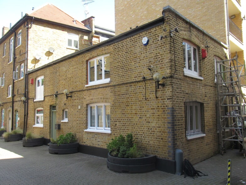 Red Lion Sq, London for sale - Building Photo - Image 1 of 1