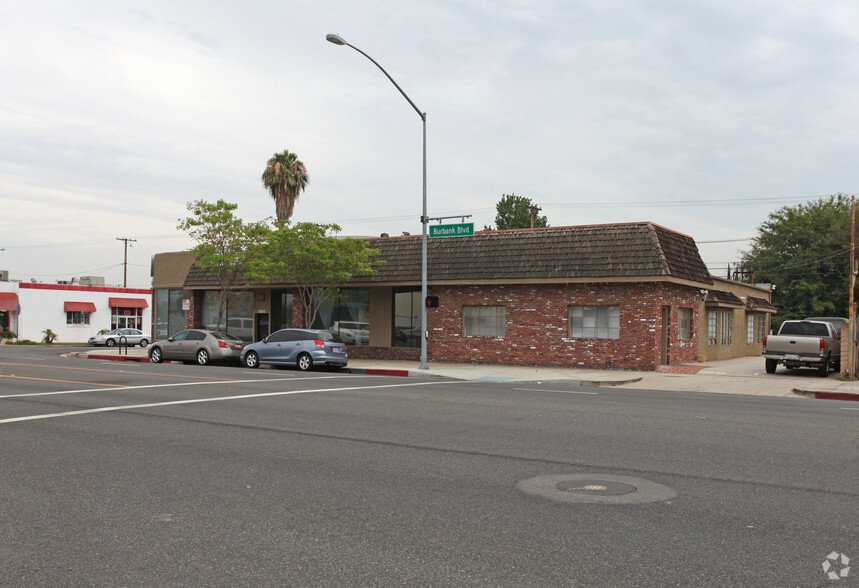 4000-4004 W Burbank Blvd, Burbank, CA for rent - Building Photo - Image 3 of 10