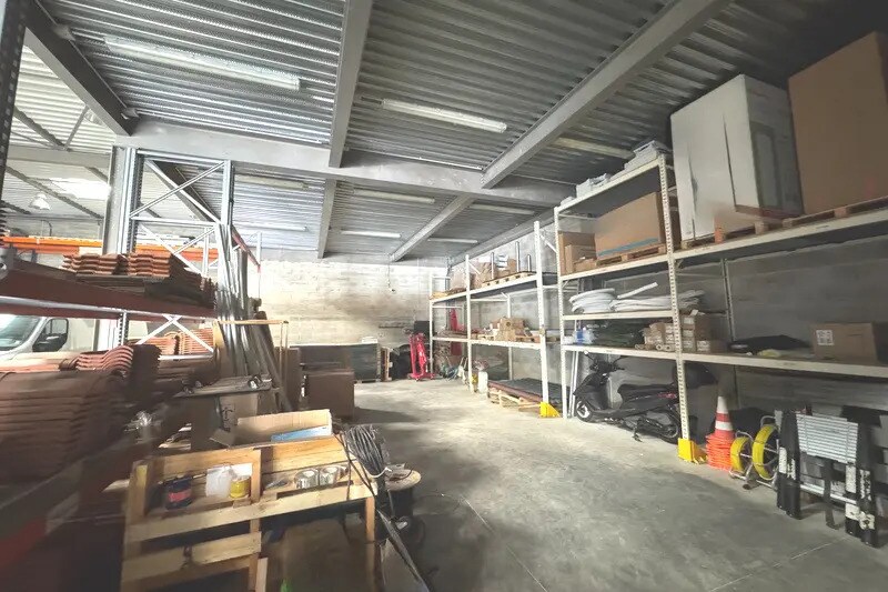 Light Industrial in Montpellier to rent - Interior Photo - Image 2 of 5