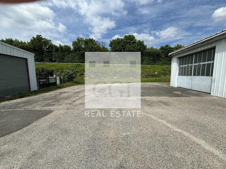 Light Industrial in Ruy to rent - Building Photo - Image 3 of 13
