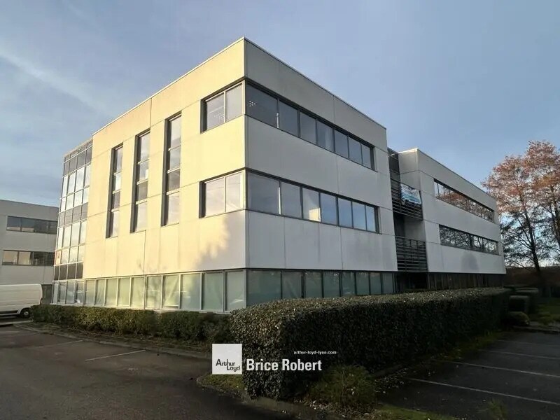 Office in Dardilly to rent Building Photo- Image 1 of 12