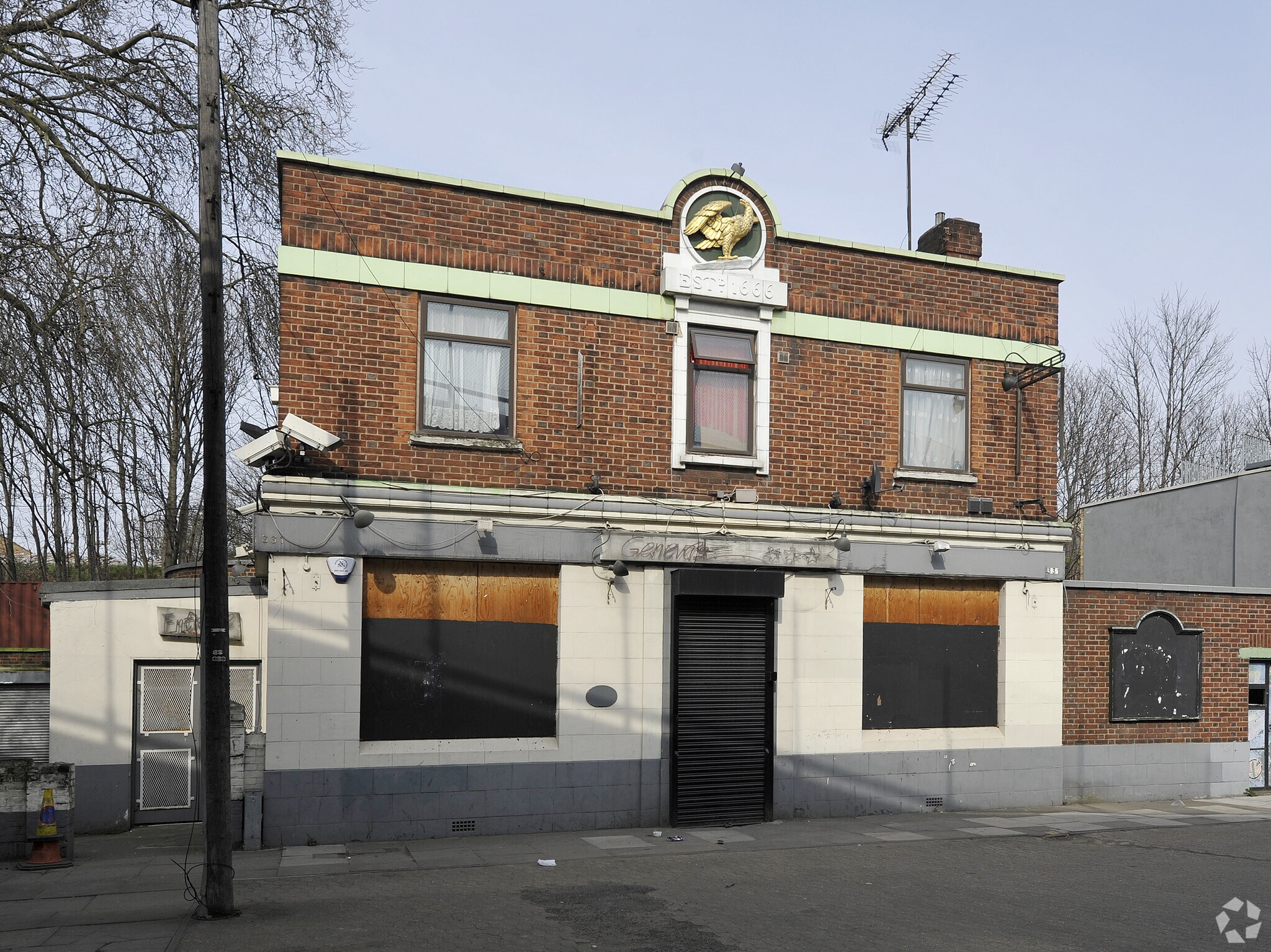 331 Wick Rd, London for sale Primary Photo- Image 1 of 1