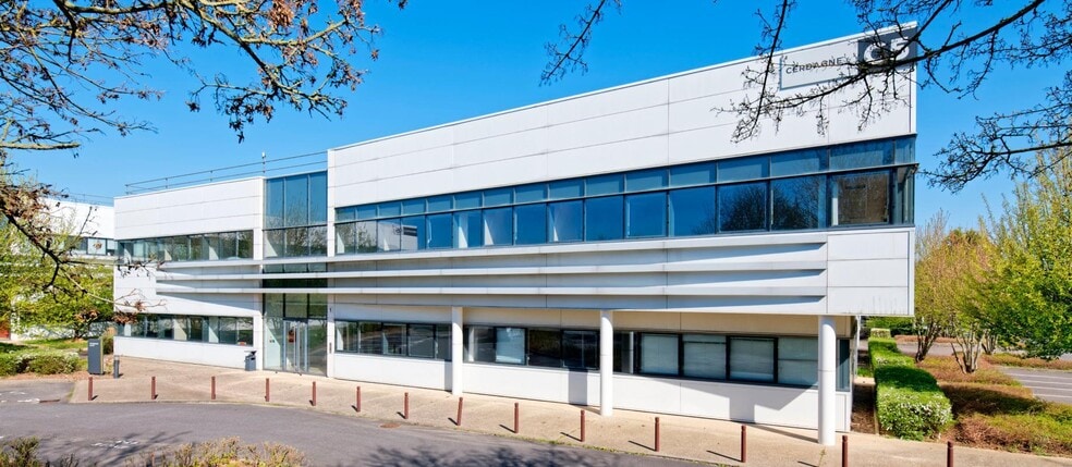 Office in Cergy to rent - Building Photo - Image 3 of 13