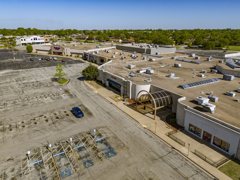 2350 SE Washington Blvd, Bartlesville, OK for rent - Building Photo - Image 3 of 8