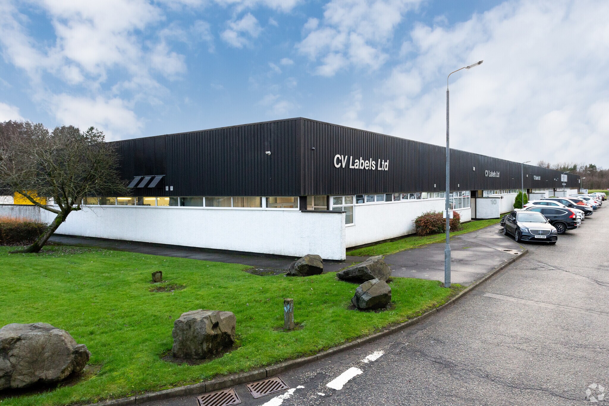 2-10 Mackintosh Pl, Irvine for sale Primary Photo- Image 1 of 1