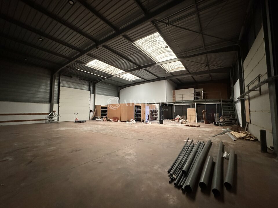 Light Industrial in Gretz-Armainvilliers to rent Interior Photo- Image 1 of 5