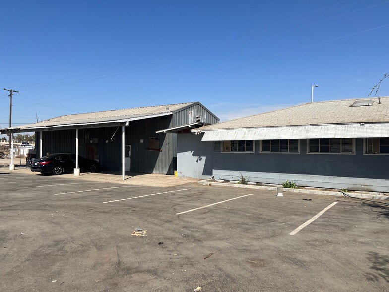 151 E Truxtun Ave, Bakersfield, CA for rent - Building Photo - Image 2 of 9