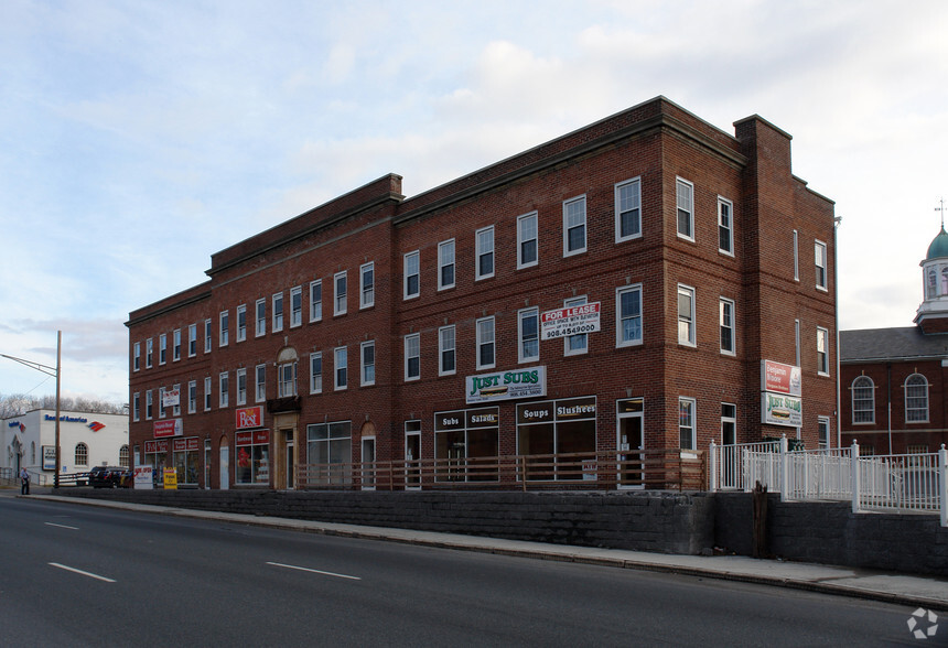 370 Memorial Pkwy, Phillipsburg, NJ for rent - Building Photo - Image 1 of 6