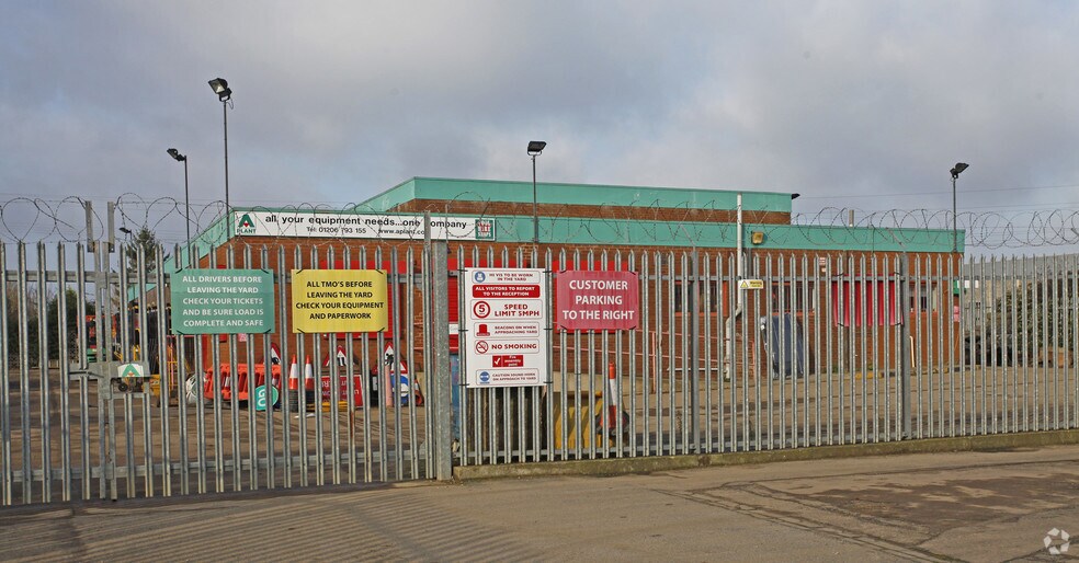 Grange Way, Colchester to rent - Primary Photo - Image 1 of 15