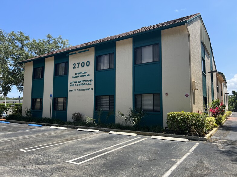 2700 Pga Blvd, Palm Beach Gardens, FL for sale - Building Photo - Image 2 of 6