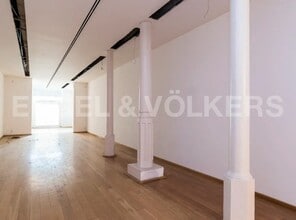 Retail in Barcelona, Barcelona to rent Interior Photo- Image 2 of 5