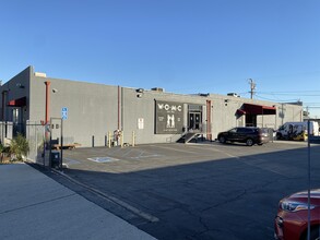 316-320 W Chestnut Ave, Monrovia, CA for rent Building Photo- Image 1 of 10