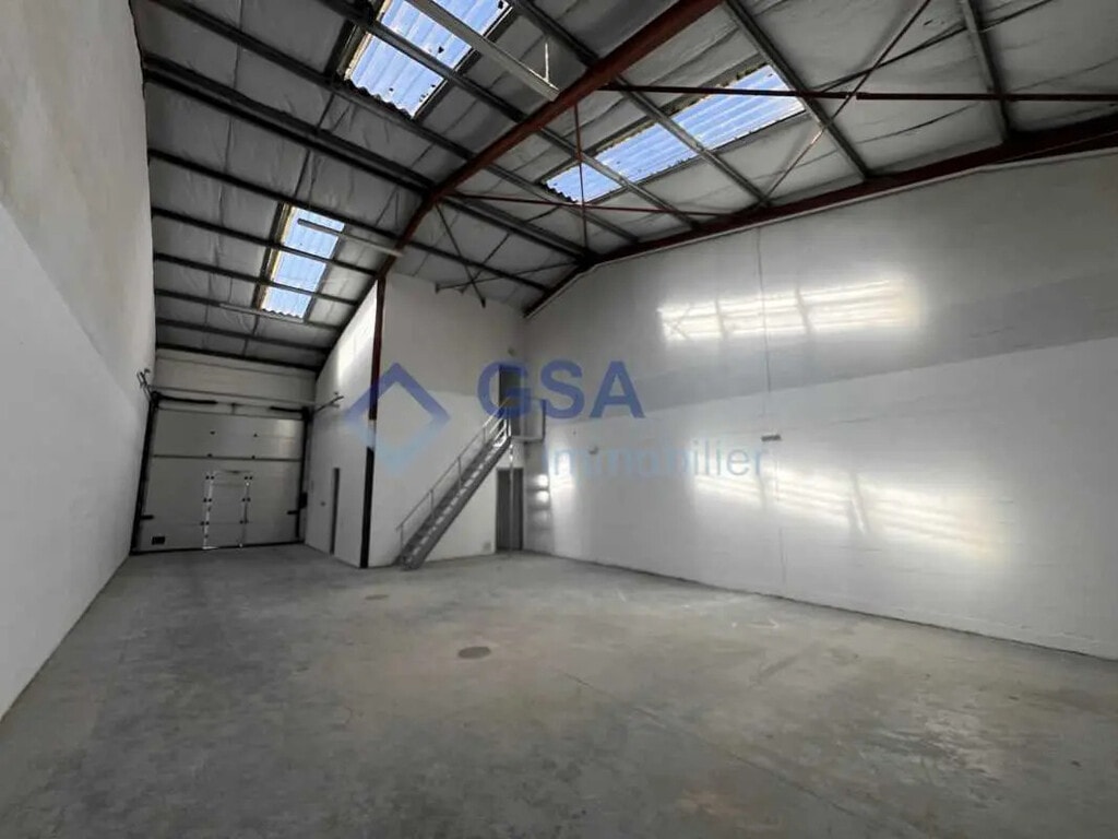 Location Local d'activités 140 m² à 280 m² - Photo 1