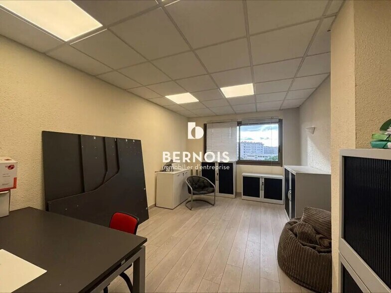 Office in Toulon to rent - Interior Photo - Image 2 of 7