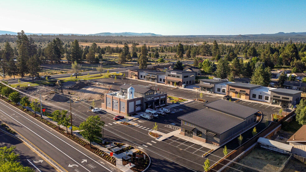 21185 Reed Market Rd, Bend, OR for rent - Building Photo - Image 2 of 10